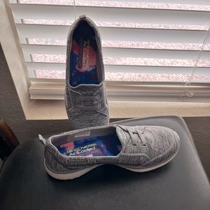 Skechers Women's 7.5 Microburst Topnotch Sneaker Upper Balance